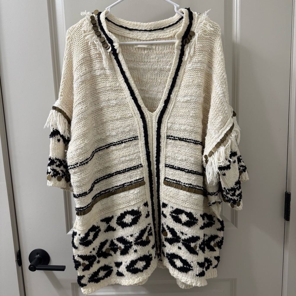 Anthropologie Margot Poncho Fringe Sweater Black Ivory XS/S Cape Cozy Layering